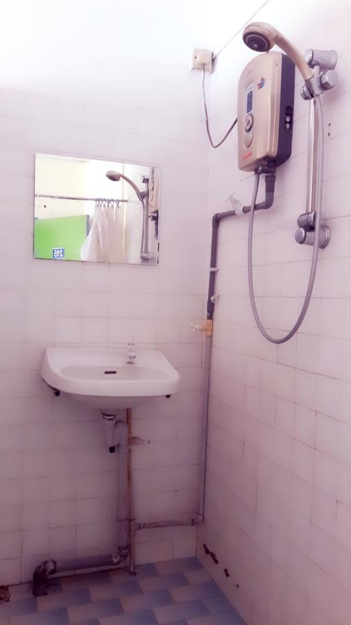 Hotel Makmur 关丹 外观 照片